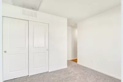2052 Yellowstone Boulevard, Mundelein, IL 60060 - Photo 18