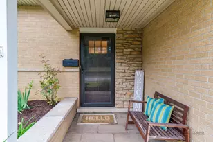 720 S Butterfield Rd, Libertyville, IL 60048 - Photo 4