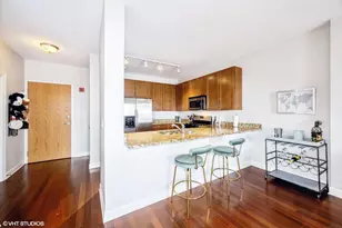 451 W Huron St, Chicago, IL 60654 - Photo 10