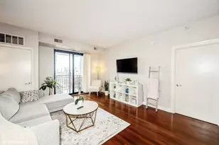 451 W Huron St, Chicago, IL 60654 - Photo 4