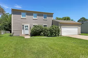 2208 Kensington Dr, Schaumburg, IL 60194 - Photo 1