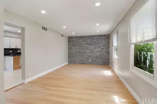 2208 Kensington Dr, Schaumburg, IL 60194 - Photo 10