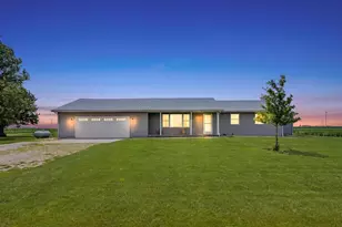 2499 County Road 2600, Plainfield, IL 61862 - Photo 2