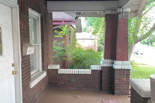 2068 S 05th St, Springfield, IL 62702 - Photo 2
