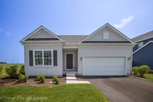 330 N Aspen Dr, Cortland, IL 60112 - Photo 1