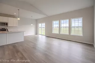 330 N Aspen Dr, Cortland, IL 60112 - Photo 20