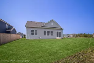 330 N Aspen Dr, Cortland, IL 60112 - Photo 2