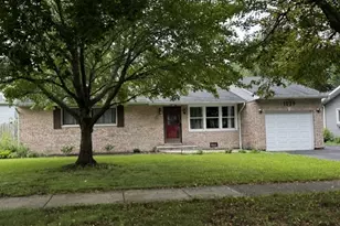 1529 Ronzheimer Ave, Saint Charles, IL 60174 - Photo 2