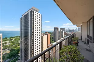 3150 N Sheridan Rd, Chicago, IL 60657 - Photo 18
