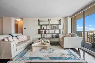 3150 N Sheridan Rd, Chicago, IL 60657 - Photo 6