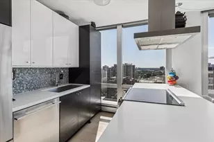 1300 N Astor St, Chicago, IL 60610 - Photo 10
