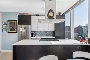 1300 N Astor St, Chicago, IL 60610 - Photo 12