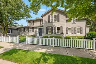 133 S River Ln, Geneva, IL 60134 - Photo 1
