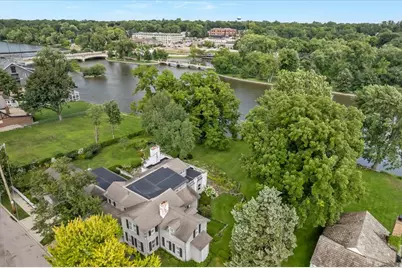 133 S River Lane, Geneva, IL 60134 - Photo 2
