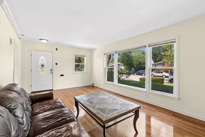8222 Springfield Avenue, Skokie, IL 60076 - Photo 4