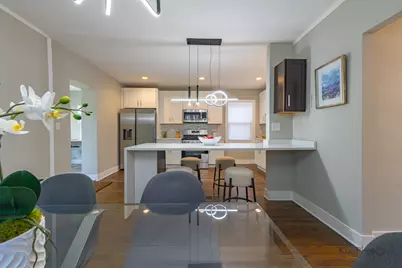 9350 S Manistee Avenue, Chicago, IL 60617 - Photo 10