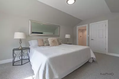 9350 S Manistee Avenue, Chicago, IL 60617 - Photo 16