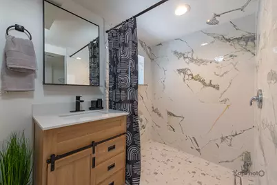 9350 S Manistee Avenue, Chicago, IL 60617 - Photo 32
