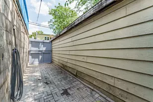 2133 S Trumbull Ave, Chicago, IL 60623 - Photo 32