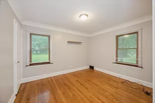 9048 Maple Ave, Burr Ridge, IL 60527 - Photo 6