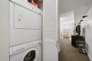 2583 W Montrose Ave, Chicago, IL 60618 - Photo 20