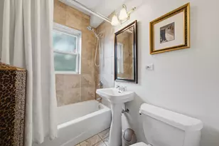 2583 W Montrose Ave, Chicago, IL 60618 - Photo 16