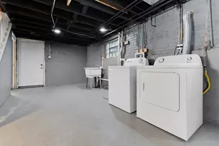 9515 S Woodlawn Ave, Chicago, IL 60628 - Photo 16