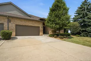 20700 Hunt Club Dr, Frankfort, IL 60423 - Photo 1