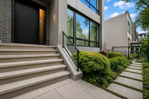 2022 W Moffat St, Chicago, IL 60647 - Photo 2