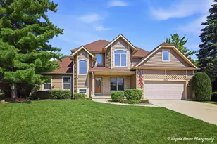 17452 W Meadowbrook Dr, Grayslake, IL 60030 - Photo 1