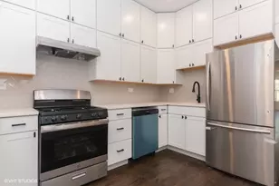 2843 W Fletcher St, Chicago, IL 60618 - Photo 4