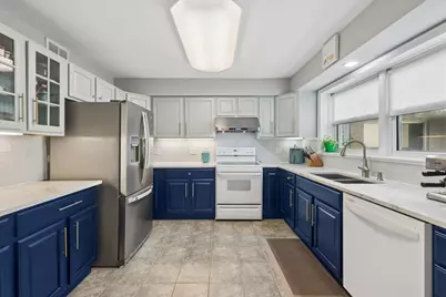 710 Oakton Street #201, Evanston, IL 60202 - Photo 10