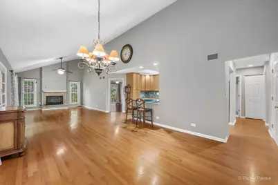 34439 N Hickory Lane, Round Lake, IL 60073 - Photo 6