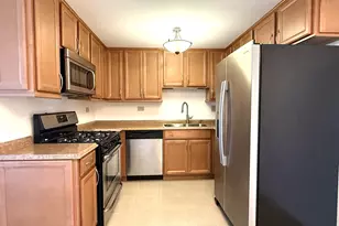 206 Barcliffe Ln, Schaumburg, IL 60194 - Photo 6
