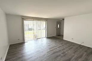 206 Barcliffe Ln, Schaumburg, IL 60194 - Photo 2