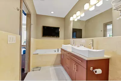 1500 W Huron Street #C, Chicago, IL 60642 - Photo 14