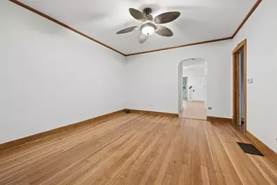 3650 W Oakdale Avenue, Chicago, IL 60618 - Photo 16