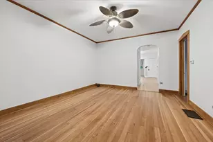3650 W Oakdale Ave, Chicago, IL 60618 - Photo 16