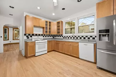 3650 W Oakdale Avenue, Chicago, IL 60618 - Photo 18
