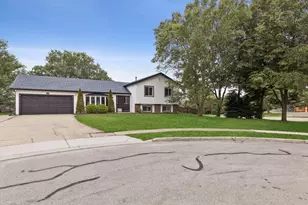 5701 Bedford Ct, Hanover Park, IL 60133 - Photo 32