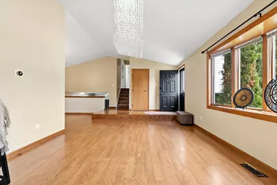 5701 Bedford Court, Hanover Park, IL 60133 - Photo 6