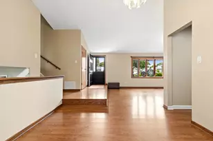 5701 Bedford Ct, Hanover Park, IL 60133 - Photo 8