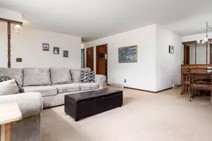 2212 Silverthorn Dr, Rockford, IL 61107 - Photo 14