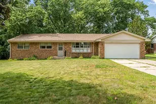 2212 Silverthorn Dr, Rockford, IL 61107 - Photo 2
