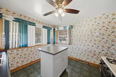 624 Marshall Avenue, Bellwood, IL 60104 - Photo 4