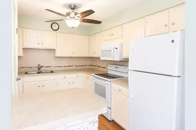601 W Huntington Commons Road #302, Mount Prospect, IL 60056 - Photo 8