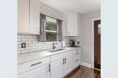 9619 S Albany Avenue, Evergreen Park, IL 60805 - Photo 6