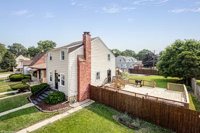 9619 S Albany Avenue, Evergreen Park, IL 60805 - Photo 2