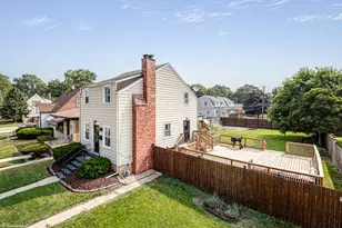 9619 S Albany Ave, Evergreen Park, IL 60805 - Photo 2