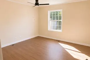 76 Bright Oaks Cir, Cary, IL 60013 - Photo 6